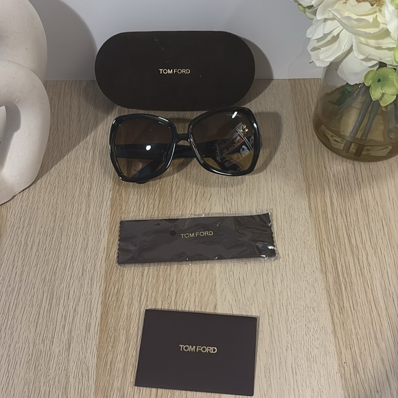 Tom Ford Bold Oversized Black Sunglasses 😎 - Picture 1 of 7